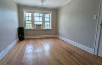 Move-In Special! Freshly Updated Southampton 1 Bedroom