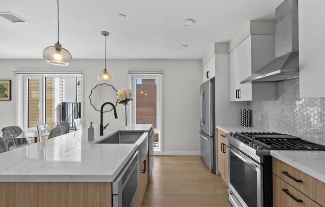 1 bed, 1 bath, 700 sqft, $3,300, Unit 411