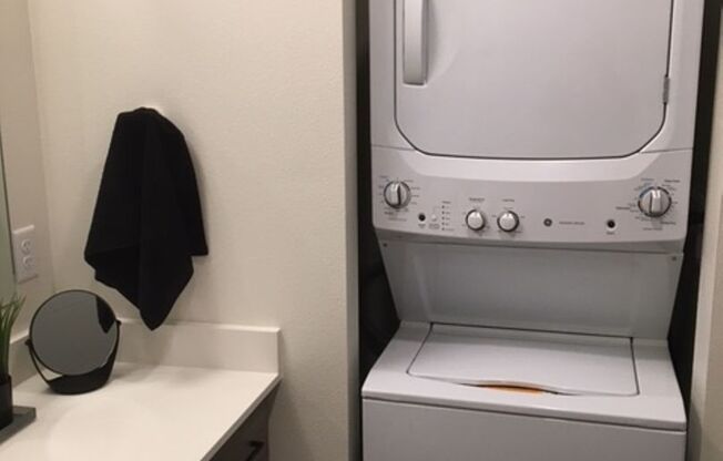 1 bed, 1 bath, 592 sqft, $1,945, Unit 410