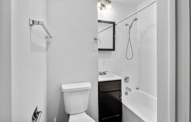 2 beds, 2 baths, 738 sqft, $2,500, Unit 304