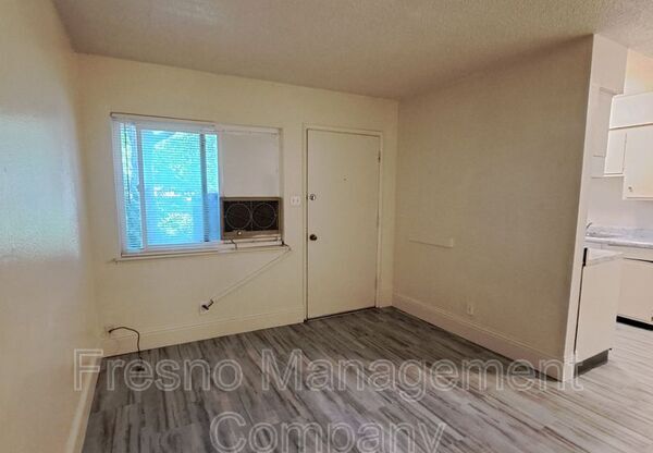 279 N ECHO AVE