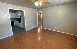 2 beds, 1 bath, 1,000 sqft, $1,095