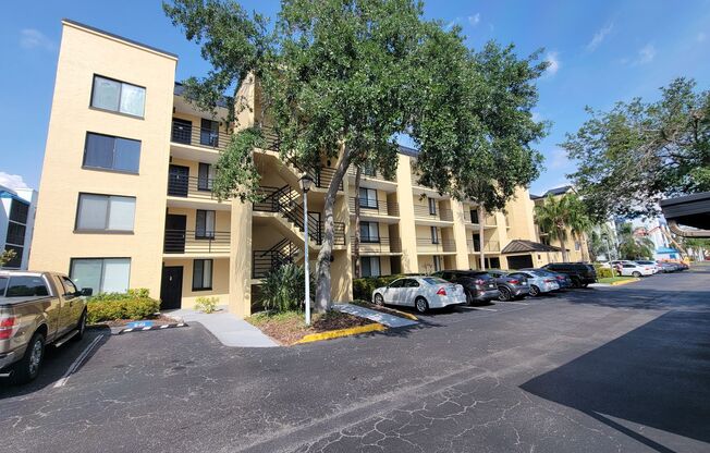 Resort-Style Living on the Hillsborough River, 3 BEDROOM Marina Club Condo - AVAILABLE NOW!