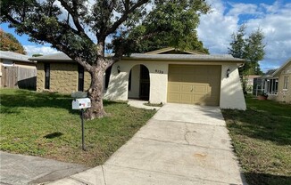 9120 HUNT CLUB LN