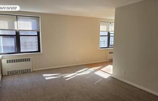1 bed, 1 bath, $2,400, Unit 2H