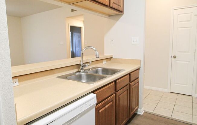 530 Dukeway Unit #4