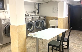 2 beds, 1 bath, $4,600, Unit 4A