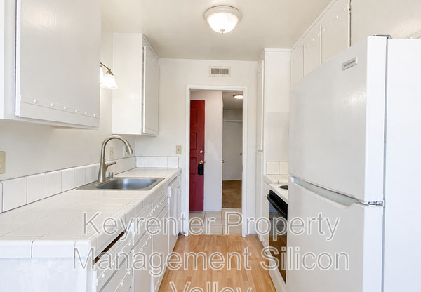 1104 DELNA MNR LN