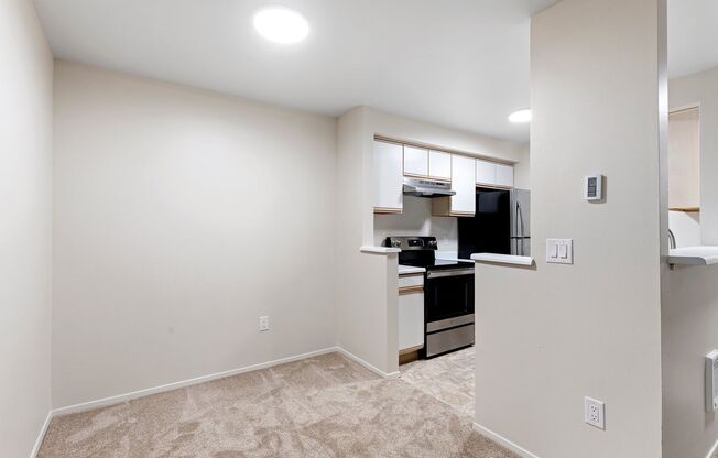 2 beds, 2 baths, 980 sqft, $2,300, Unit SR307