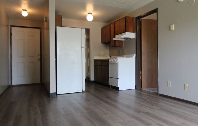 1 bed, 1 bath, 600 sqft, $1,000, Unit #D