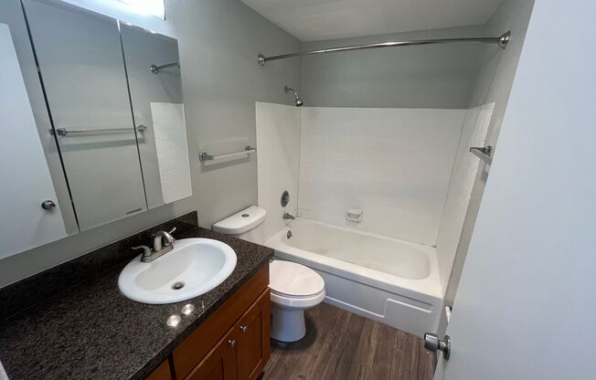 1 bed, 1 bath, 800 sqft, $1,895, Unit 2727 - 307