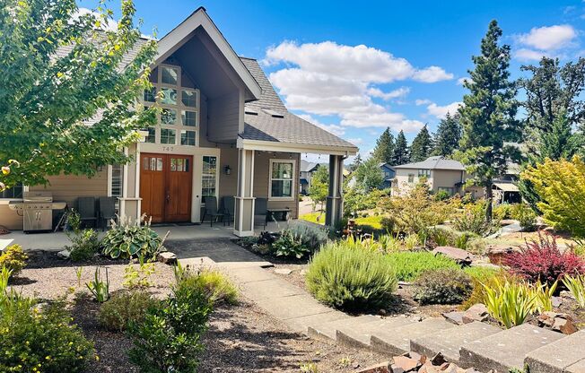 Stunning Rare 4 Bedroom Home Within Easy Commute to I5!