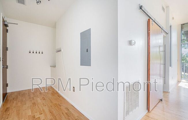 130 ARIZONA AVE NE