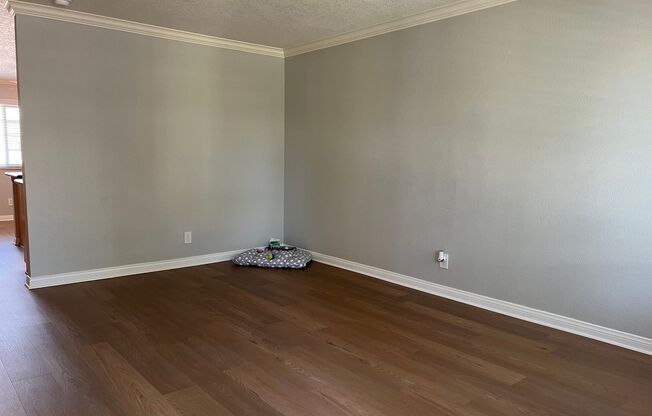2 beds, 1 bath, 850 sqft, $2,775, Unit F-2