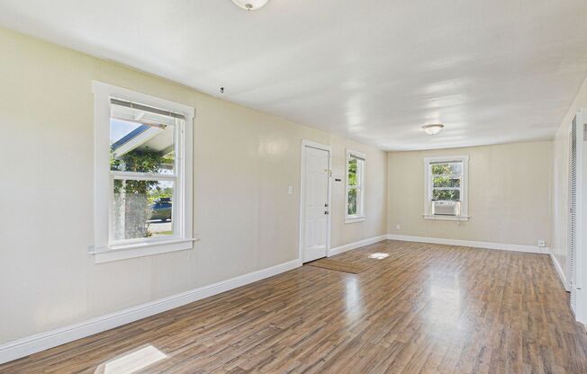 2 bed 1 bath - Beautiful Outdoor Living