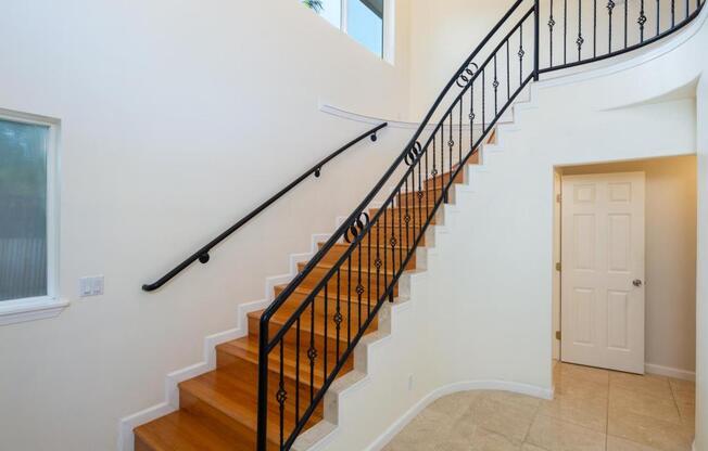 841 20 AVE
