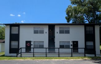 Completely Renovated 2 Bedroom Apartment in Ocala's Historic District