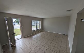 3 beds, 2 baths, $1,650