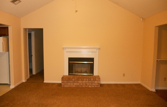 3 beds, 2 baths, $1,600