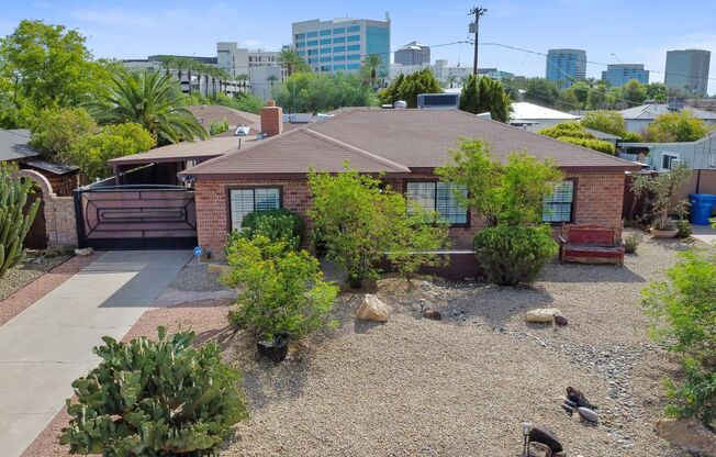 Historic District Charmer!