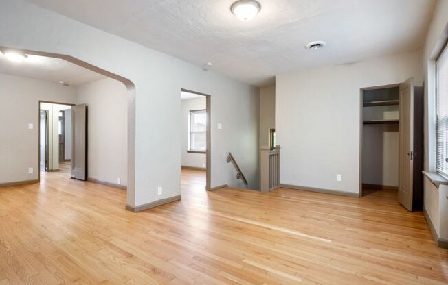 2 beds, 1 bath, $1,295, Unit 5909A - 808