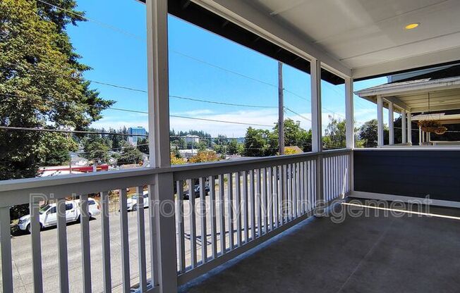 147 N WYCOFF AVE