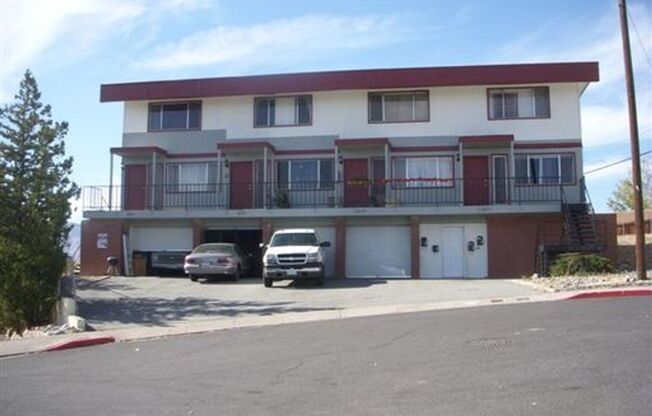 GREAT VIEWS - CLOSE TO UNR AND RANCHO SAN RAFAEL - ONE CAR GARAGE