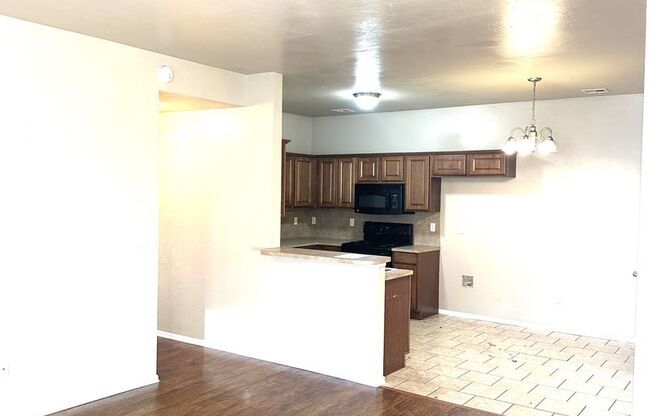 3 beds, 2 baths, 1,200 sqft, $1,275, Unit 4714 SE 77th