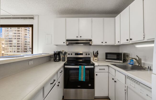 1 bed, 1 bath, $4,500, Unit #801