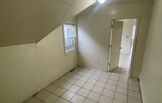 2467 N 49th St. (Duplex)