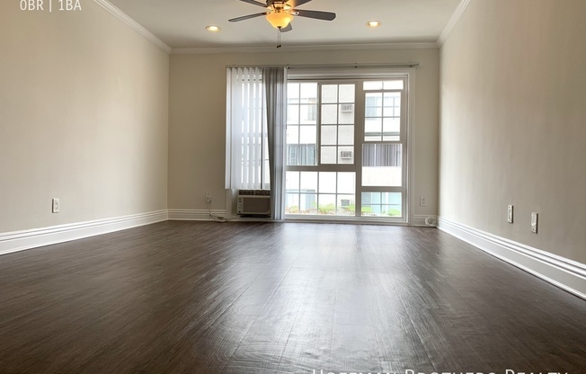 105 N NORMANDIE AVE