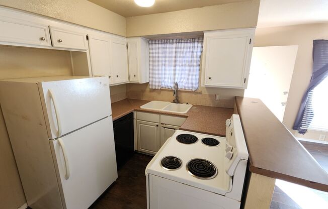 1 bed, 1 bath, $895, Unit Unit 5