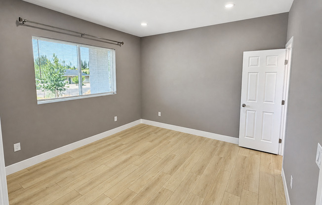 High-End 3BD/2BA | Waterfall Stone Island | Walk-In Closets | Designer Upgrades
