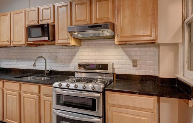 821 RANDOLPH ST NW