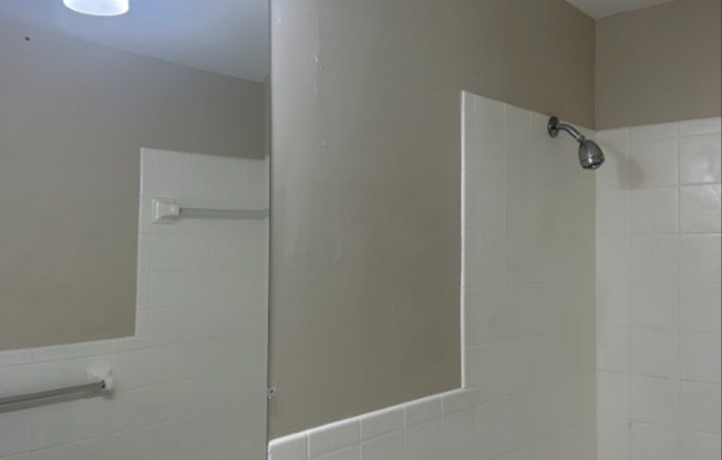 1 bed, 1 bath, 650 sqft, $1,265, Unit 1650-9