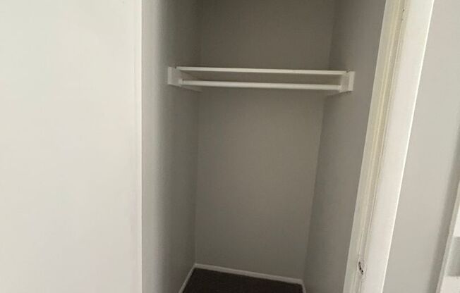 2 beds, 1 bath, 875 sqft, $1,075, Unit 10719-6