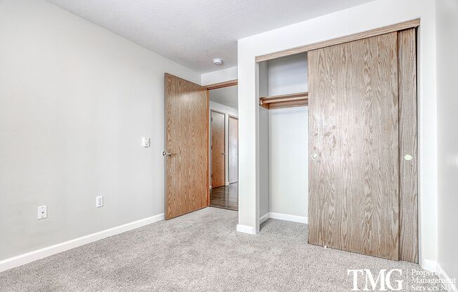 2 beds, 1 bath, 960 sqft, $1,475, Unit 220