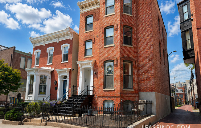 1532 15 ST NW