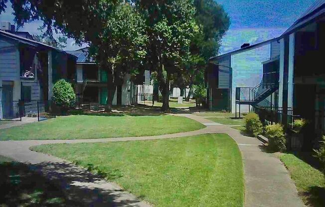 2 beds, 1 bath, 901 sqft, $1,350, Unit 2538E