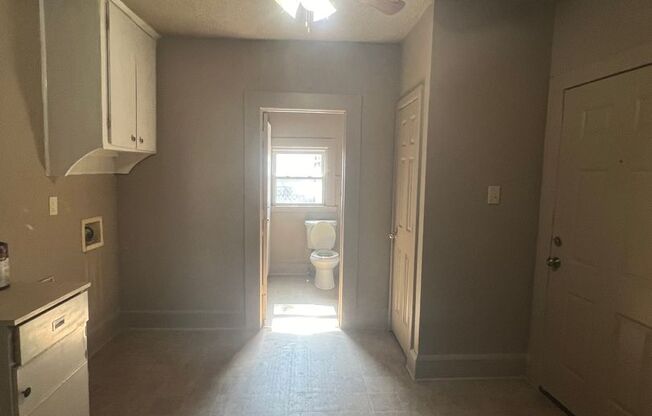 3 beds, 1 bath, $1,250