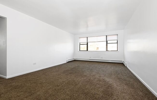 2 beds, 1 bath, 900 sqft, $1,495, Unit 7700 - 319