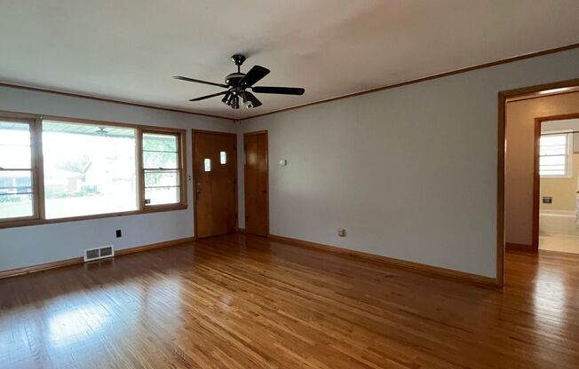 3 beds, 1 bath, $1,200