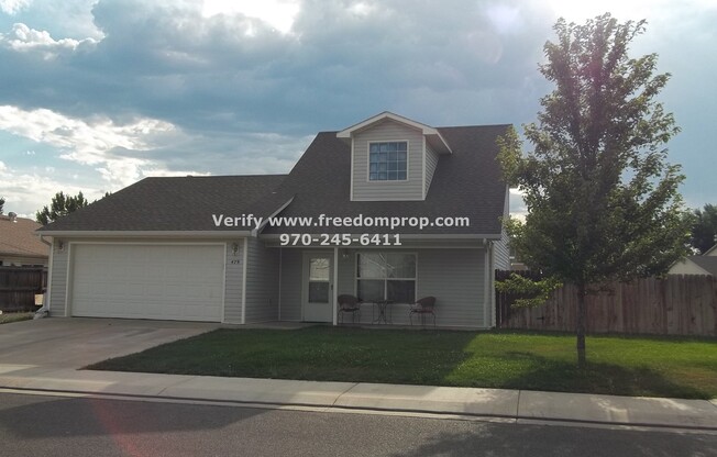 Three Bedroom Home with primary bedroom on Ground Floor - Fruitvale Area