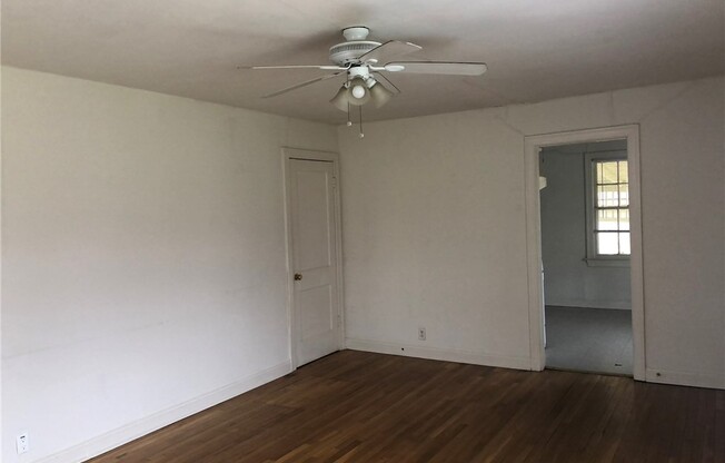 109 E 49 ST