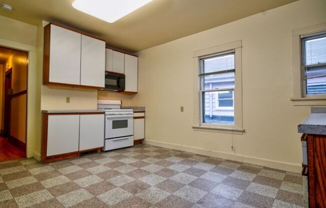 3 beds, 1 bath, $2,165