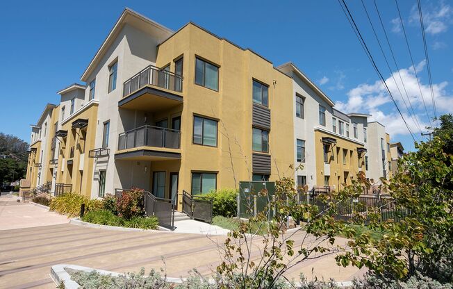 2 beds, 2 baths, 1,066 sqft, $3,500, Unit 207N