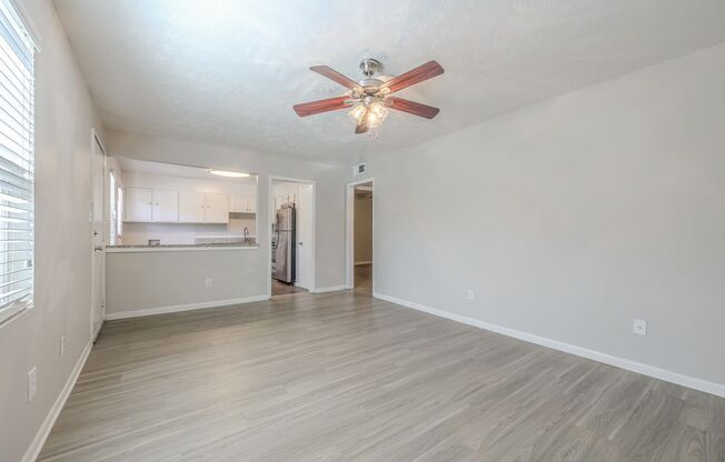 2 beds, 1 bath, 770 sqft, $1,100, Unit A4