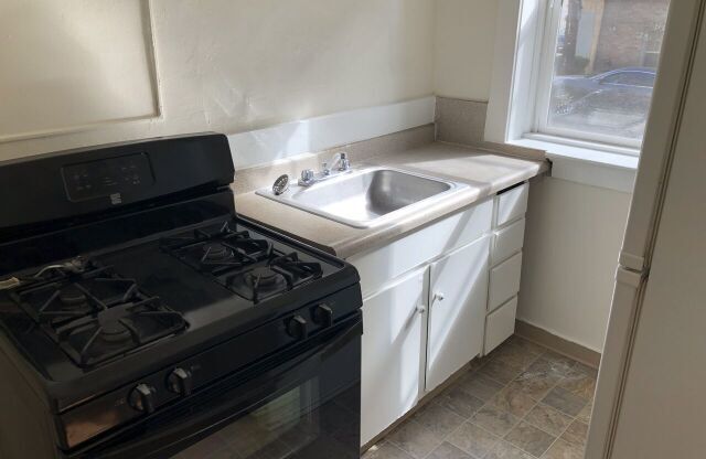 1 bed, 1 bath, 530 sqft, $1,695, Unit 102