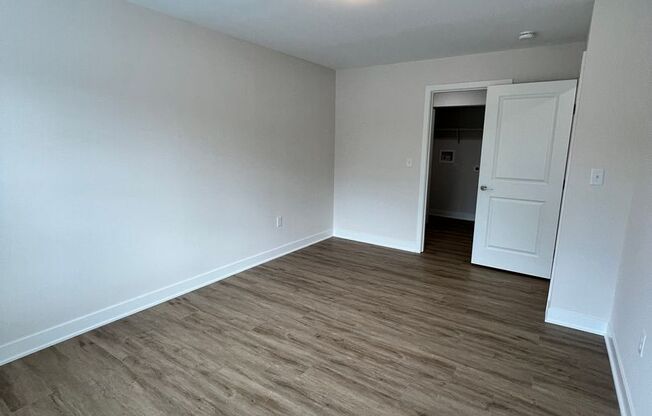 2 beds, 1 bath, 850 sqft, $1,600, Unit 8487 - B12