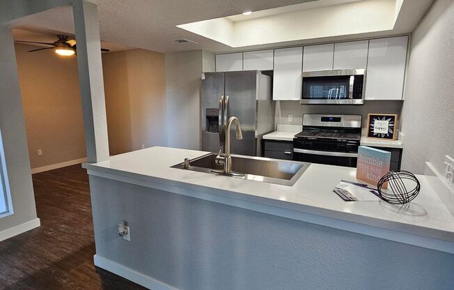 2 beds, 1 bath, 790 sqft, $2,490, Unit F106